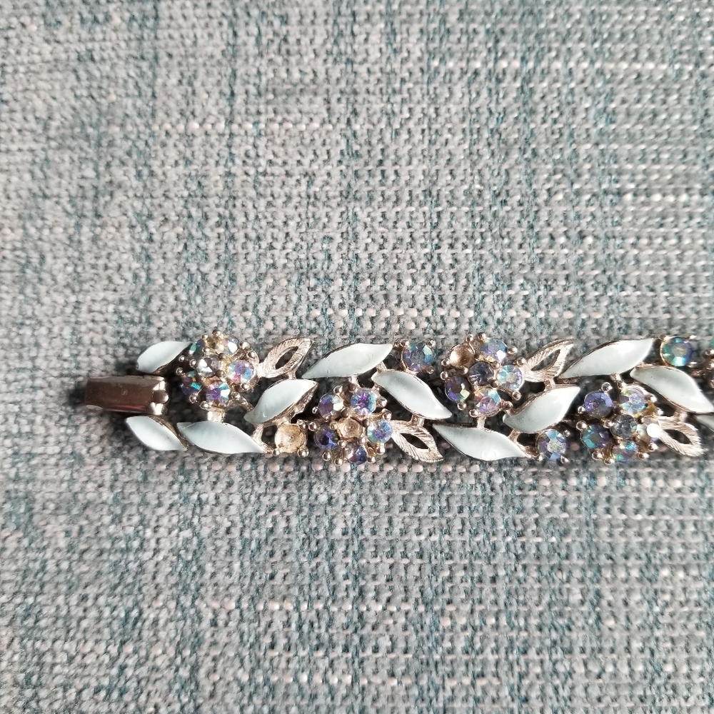 Vintage Signed Lisner Aqua and Silver Bracelet